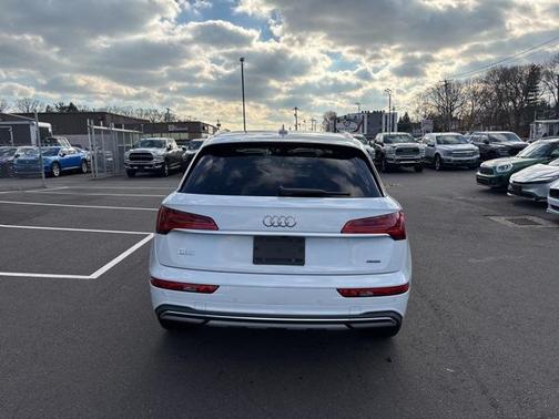 2022 Audi Q5 40 Premium Plus