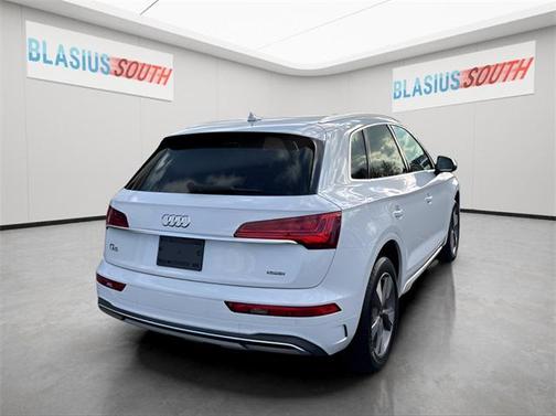 2022 Audi Q5 40 Premium Plus