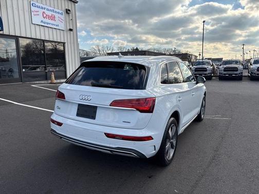 2022 Audi Q5 40 Premium Plus