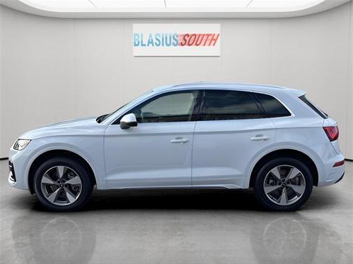 2022 Audi Q5 40 Premium Plus