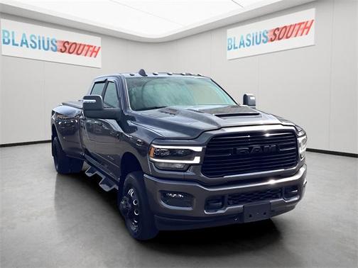 2024 RAM 3500 Laramie Crew Cab 4x4 8' Box