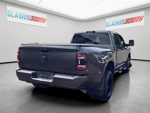 2024 RAM 3500 Laramie Crew Cab 4x4 8' Box