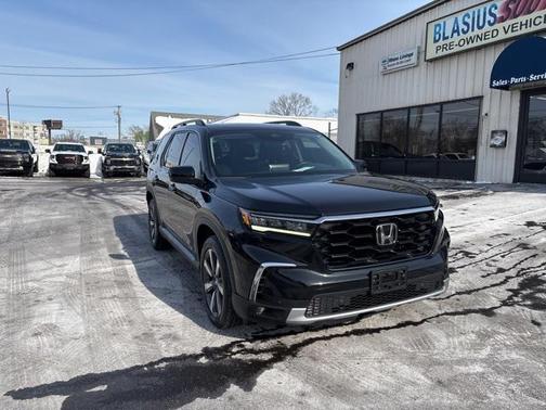2023 Honda Pilot Touring 8-Passenger