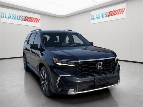 2023 Honda Pilot Touring 8-Passenger