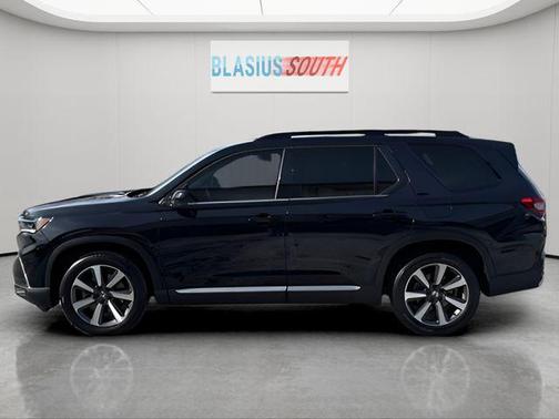 2023 Honda Pilot Touring 8-Passenger