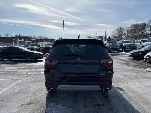 2023 Honda Pilot Touring 8-Passenger