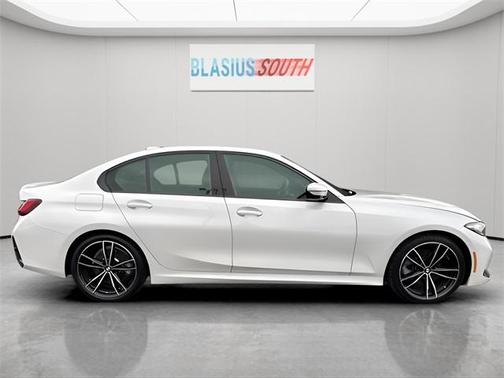 2024 BMW 330 i xDrive
