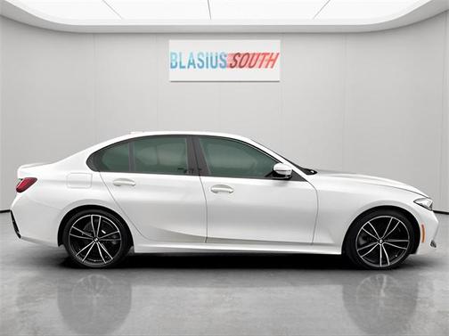 2024 BMW 330 i xDrive