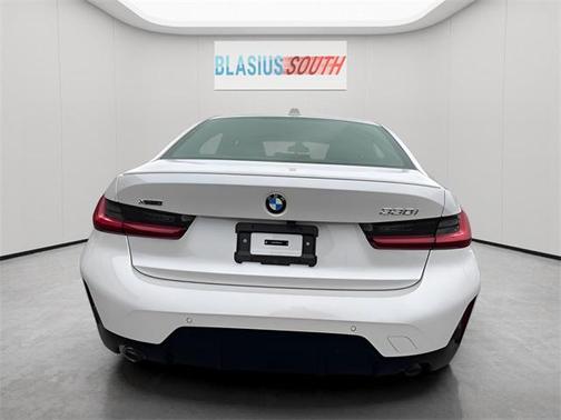 2024 BMW 330 i xDrive