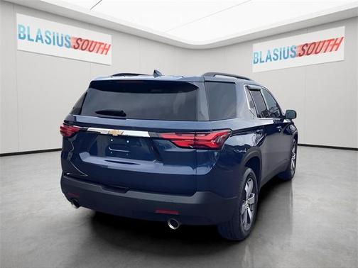 2022 Chevrolet Traverse LT Leather