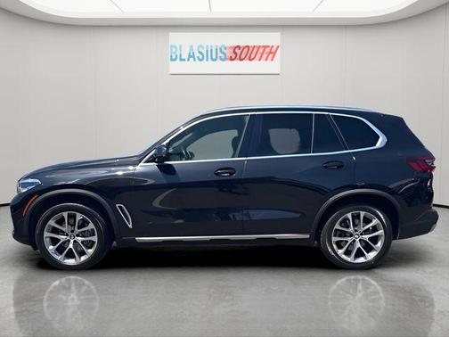 Black Sapphire Metallic 2023 BMW X5 xDrive40i