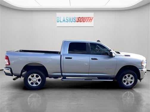 2023 RAM 2500 Big Horn Crew Cab 4x4 6'4' Box