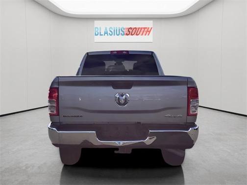 2023 RAM 2500 Big Horn Crew Cab 4x4 6'4' Box