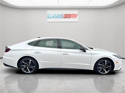 2022 Hyundai SONATA SEL Plus