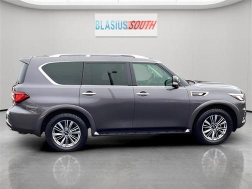 2022 INFINITI QX80 Luxe