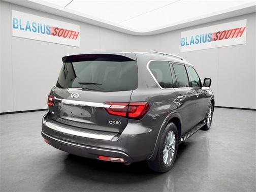 2022 INFINITI QX80 Luxe