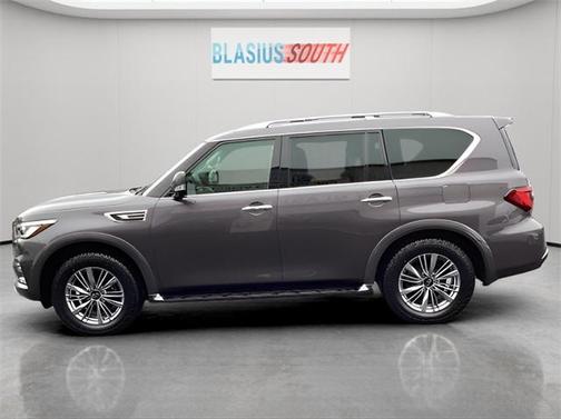 2022 INFINITI QX80 Luxe