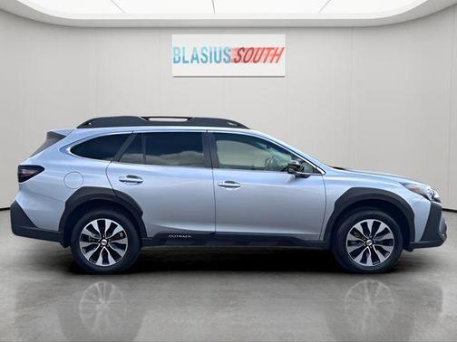 Ice Silver Metallic 2024 Subaru Outback Limited