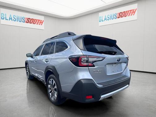 Ice Silver Metallic 2024 Subaru Outback Limited