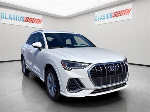 2024 Audi Q3 Premium 45 TFSI S line quattro Tiptronic