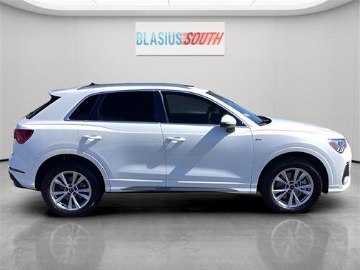 2024 Audi Q3 Premium 45 TFSI S line quattro Tiptronic