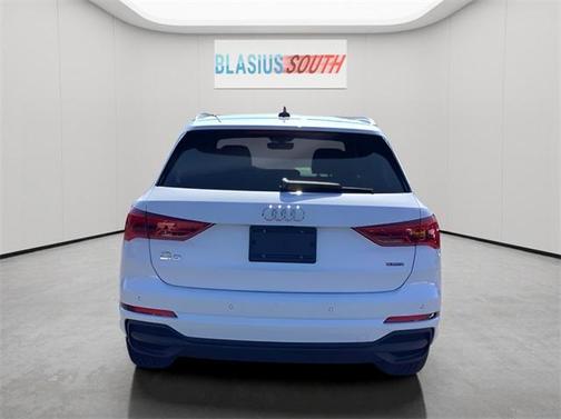 2024 Audi Q3 Premium 45 TFSI S line quattro Tiptronic