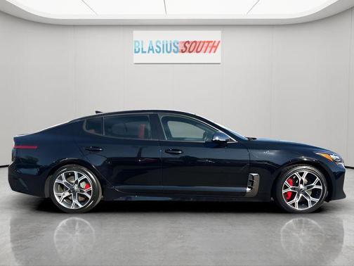 Aurora Black 2018 Kia Stinger GT2