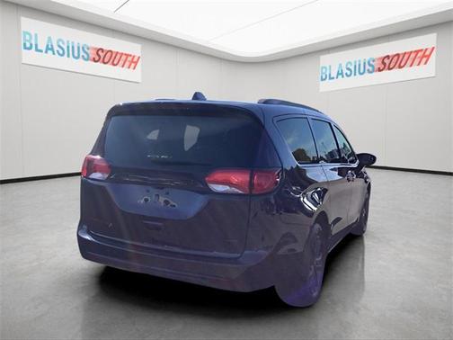 2020 Chrysler Pacifica L