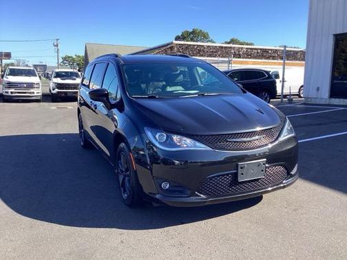 2020 Chrysler Pacifica L