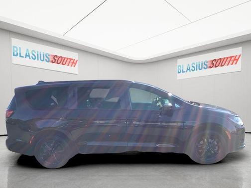 2020 Chrysler Pacifica L