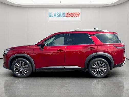 Scarlet Ember Tintcoat 2023 Nissan Pathfinder SL 4WD