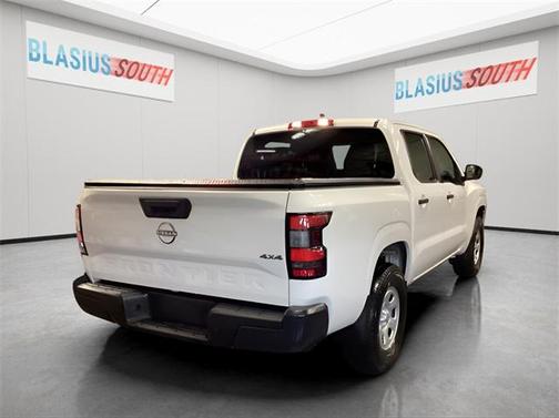 2023 Nissan Frontier S