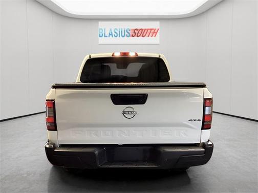 2023 Nissan Frontier S