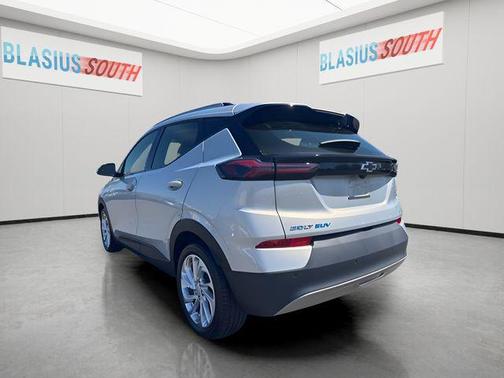 Silver Flare Metallic 2022 Chevrolet Bolt EUV FWD LT