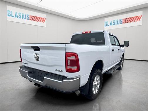 2024 RAM 2500 Big Horn Crew Cab 4x4 6'4' Box