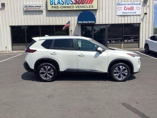 2022 Nissan Rogue SV