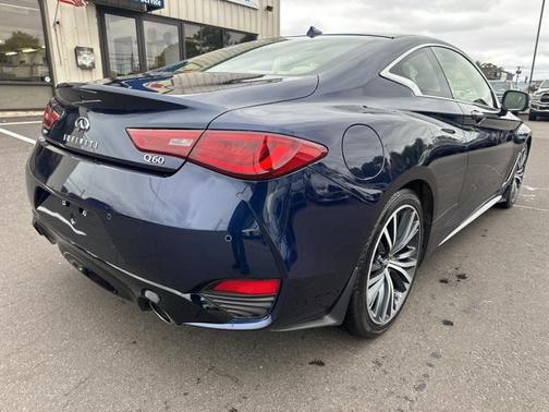 2022 INFINITI Q60 LUXE AWD