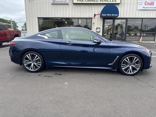 2022 INFINITI Q60 LUXE AWD