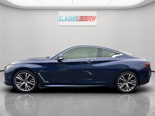 2022 INFINITI Q60 LUXE AWD
