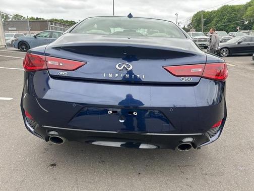 2022 INFINITI Q60 LUXE AWD