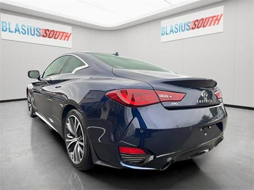 2022 INFINITI Q60 LUXE AWD