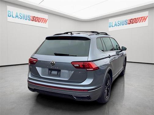 2022 Volkswagen Tiguan 2.0T SE R-Line Black 4MOTION