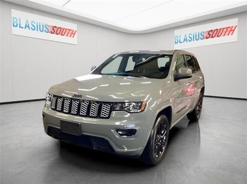 2022 Jeep Grand Cherokee Laredo