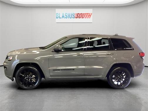 2022 Jeep Grand Cherokee Laredo