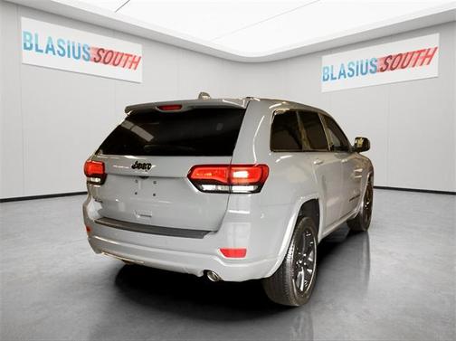 2022 Jeep Grand Cherokee Laredo