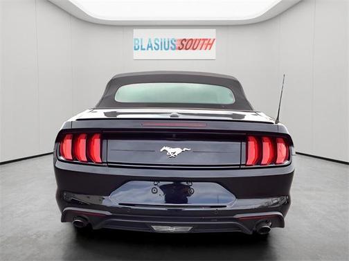 2022 Ford Mustang EcoBoost Premium