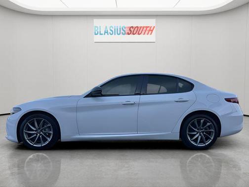 Alfa White 2022 Alfa Romeo Giulia Sprint