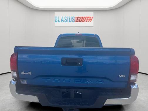 Blazing Blue 2018 Toyota Tacoma SR5