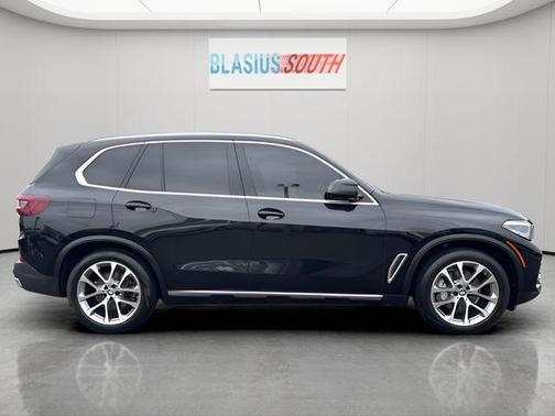 Black Sapphire Metallic 2023 BMW X5 xDrive40i