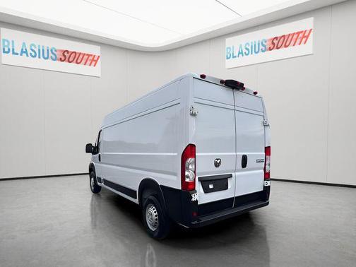 Bright White Clearcoat 2024 RAM ProMaster 2500 Tradesman